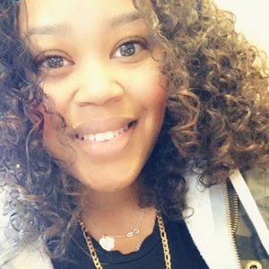 Meet your Posher, Jacqueline